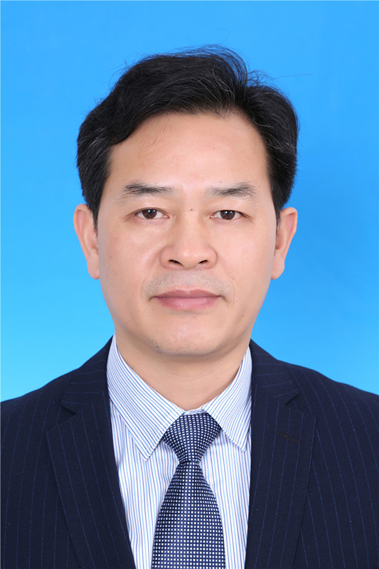 党委委员、副校长耿兴华